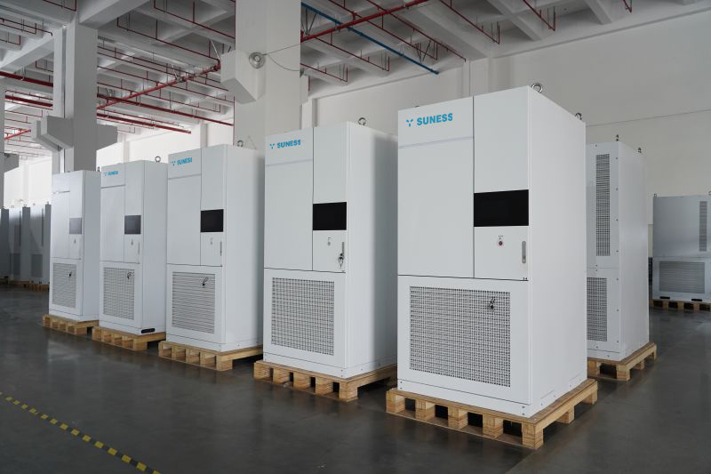 التقدم في البطاريات لتخزين الطاقة على نطاق متوسط وكبير